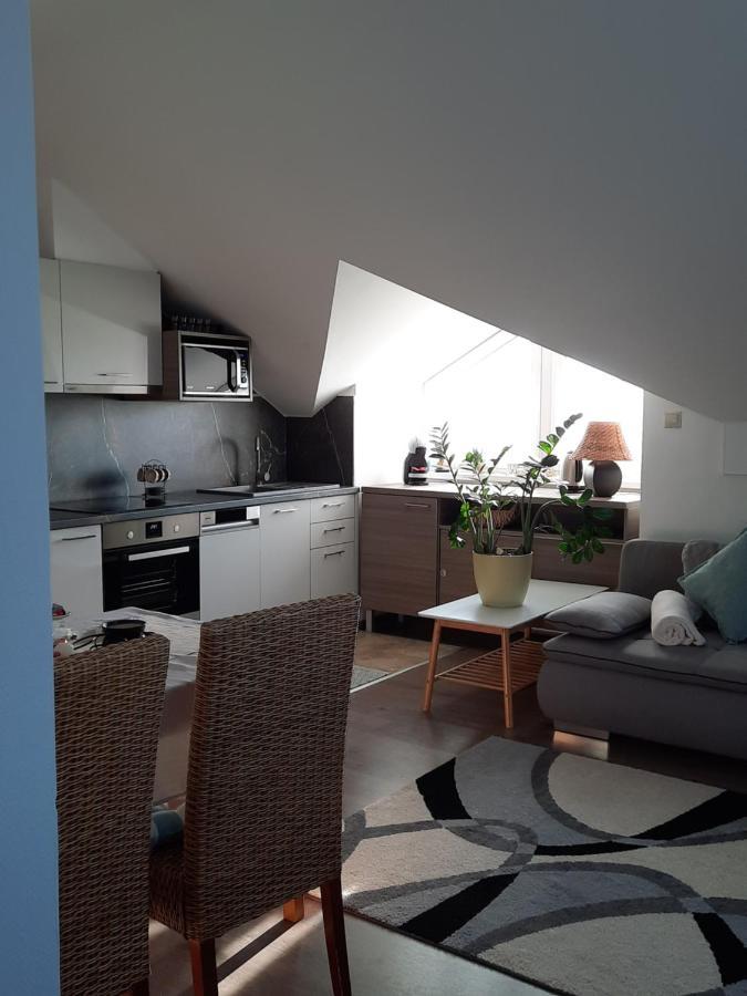 Kamilla Apartman Villapark บุค ภายนอก รูปภาพ