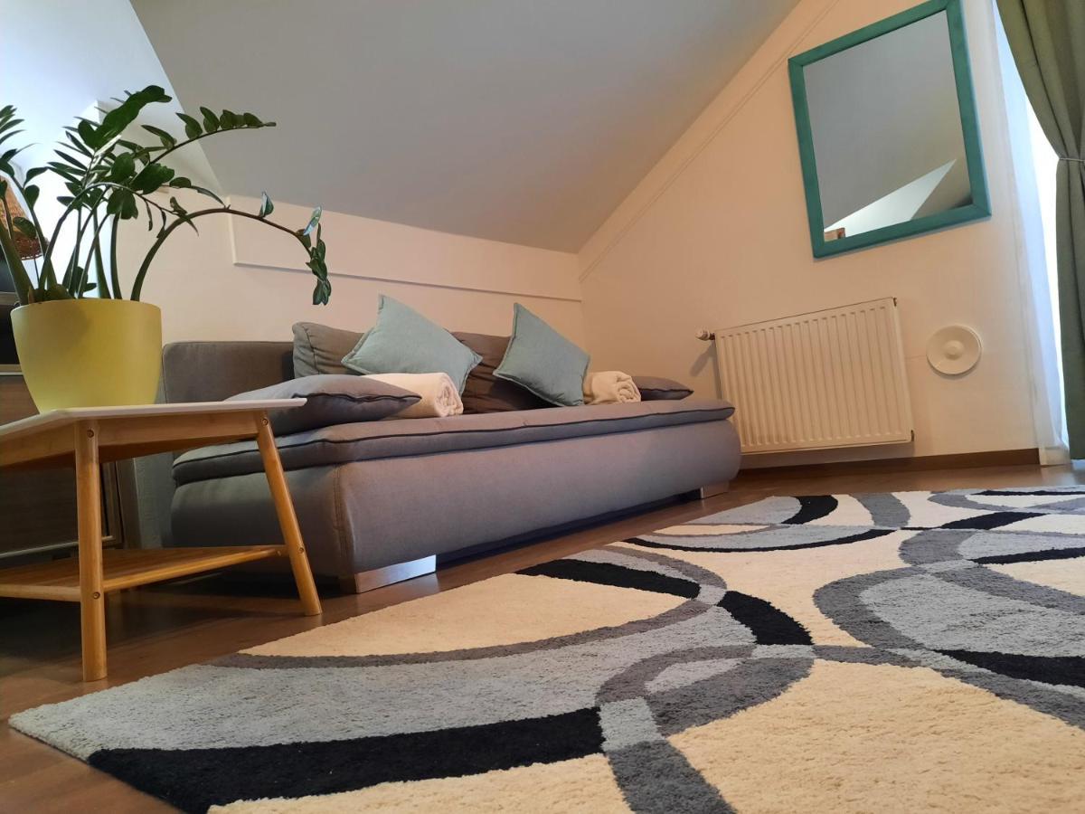 Kamilla Apartman Villapark บุค ภายนอก รูปภาพ