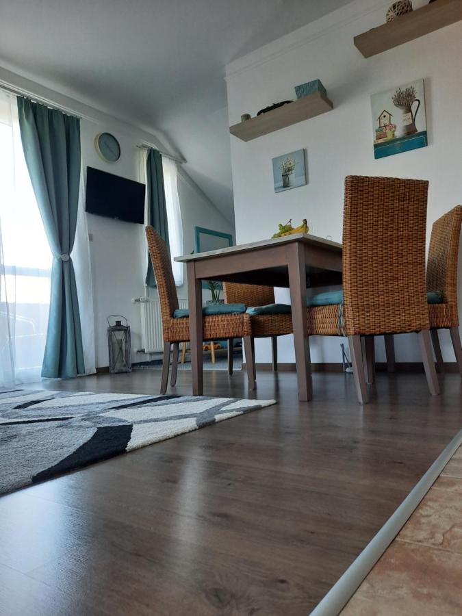 Kamilla Apartman Villapark บุค ภายนอก รูปภาพ