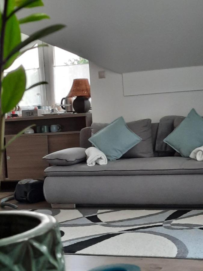 Kamilla Apartman Villapark บุค ภายนอก รูปภาพ